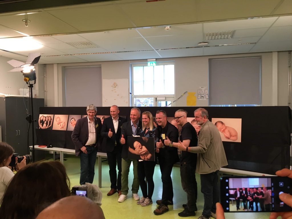 Godstemning med dommerne etter at jeg ble godkjent som Qualified European Photographer.