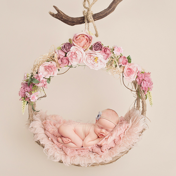 Disse er ikke ekte. Baby er klippet ut fra et annet bilde og limt inn på dette.
